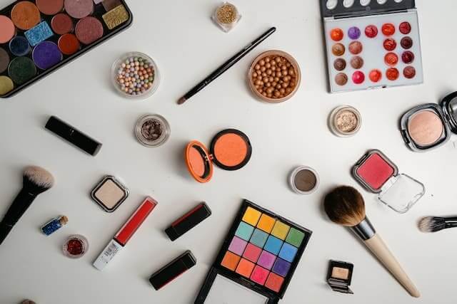 Activated carbon in cosmetics