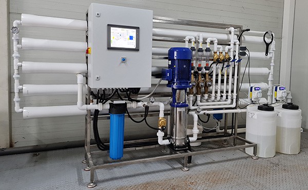 Higher capacity industrial reverse osmosis system for boiler feed water purification